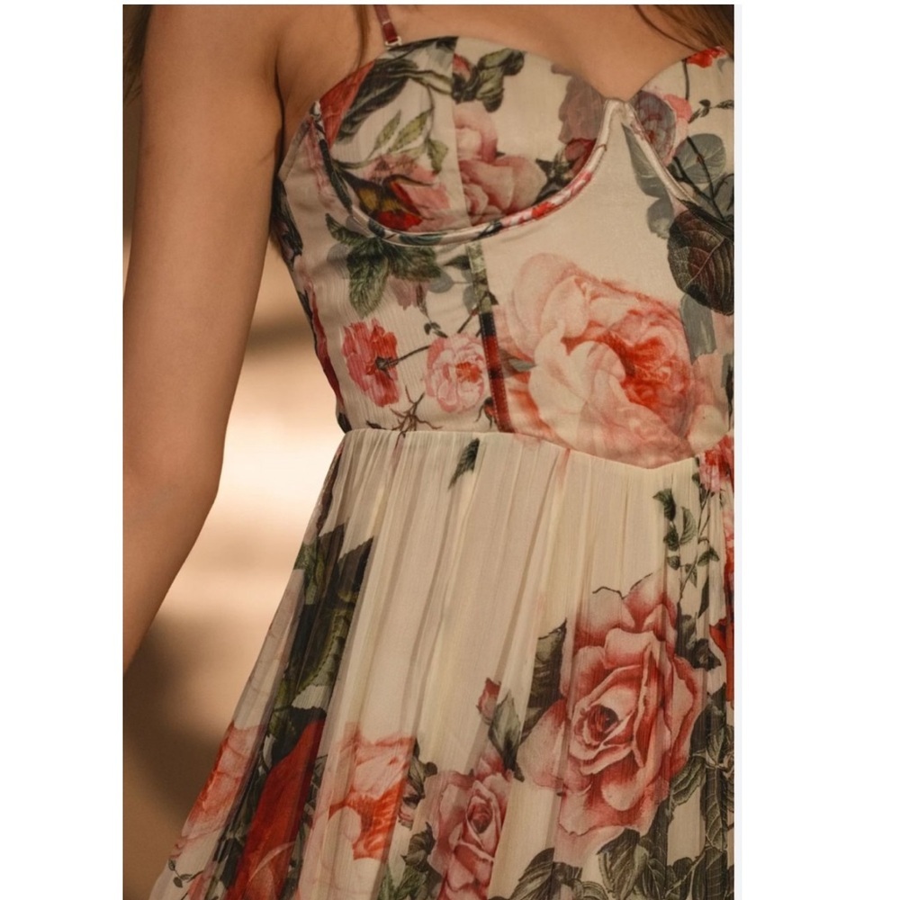 Hemant & Nandita Naaz Dress. - Picture 6 of 14
